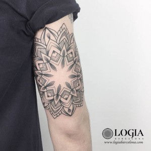 tatuaje-triceps-mandala-logiabarcelona-ana-godoy2   